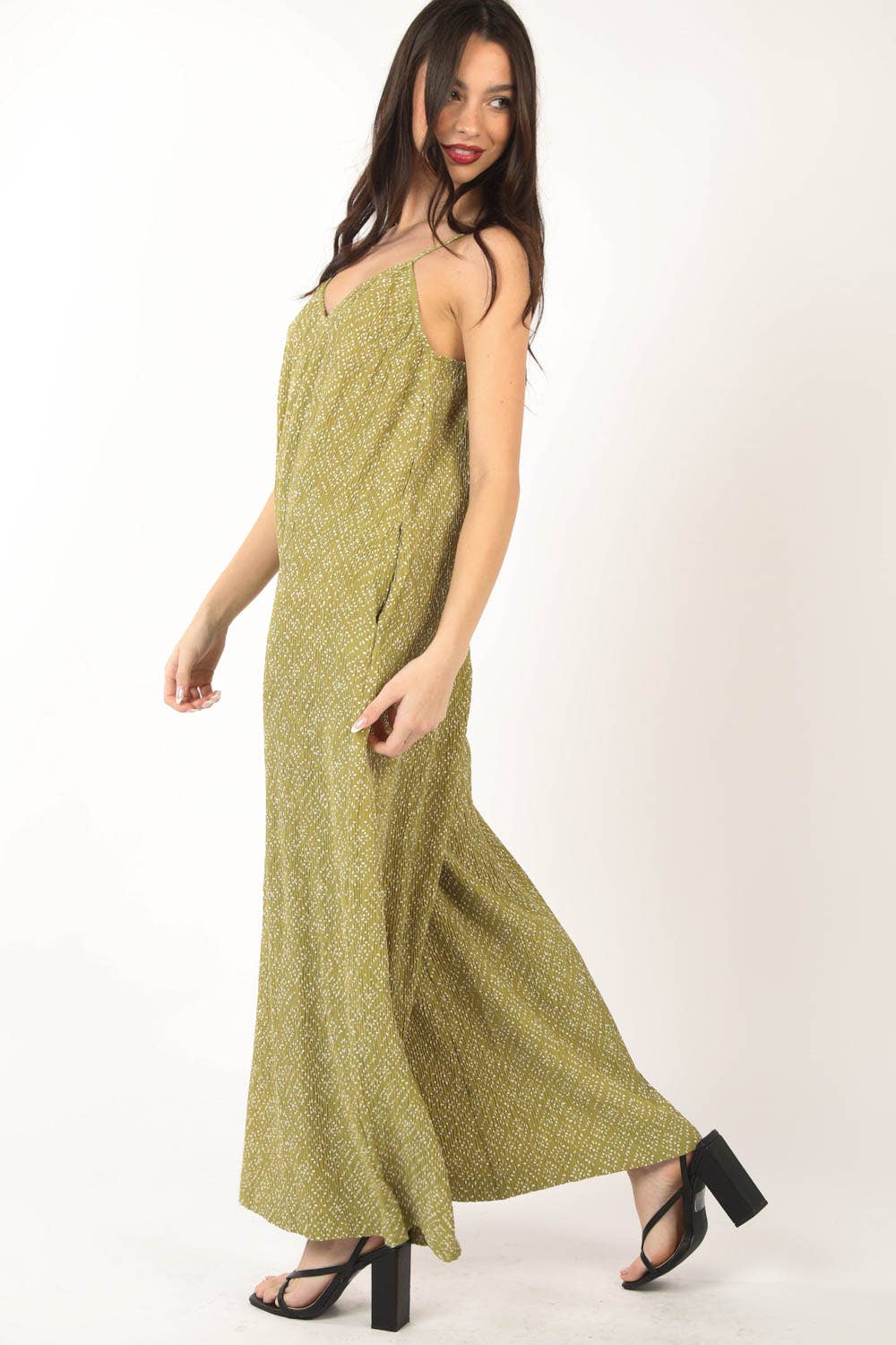 NP70209-Sleeveless Pleated Wide Leg Jumpsuit w/ Pockets